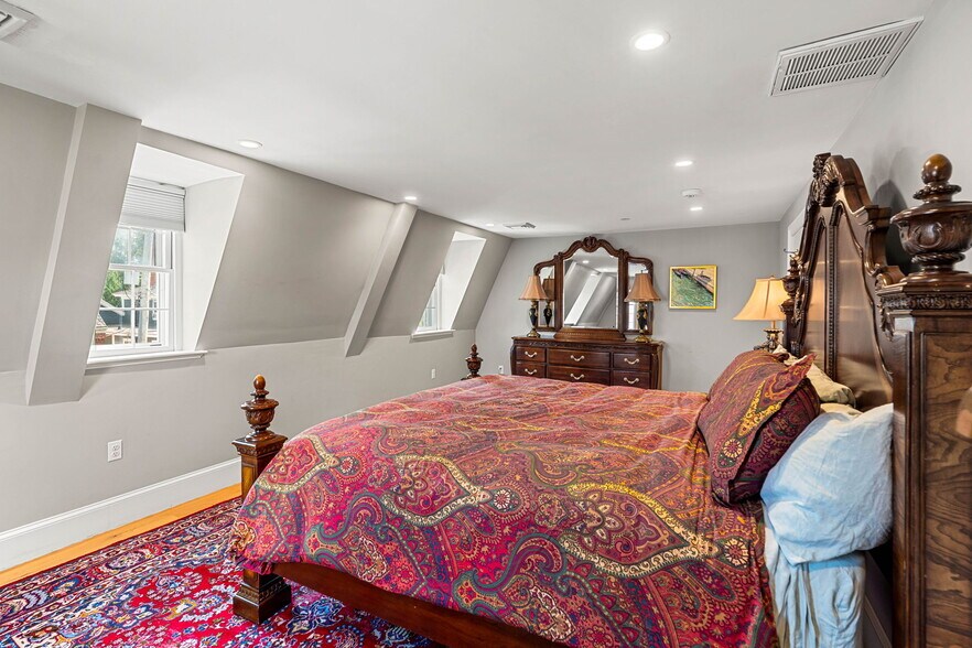 More Photos Of 314 Essex St, Salem Specialty For Sale