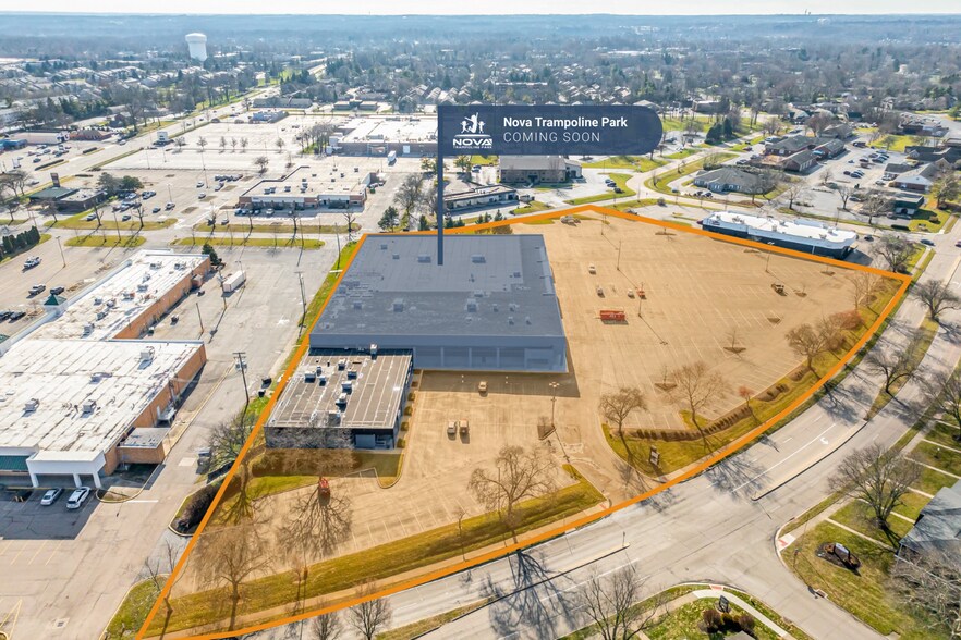 More Photos Of 5513-5567 Bigger Rd, Kettering Storefront For Sale