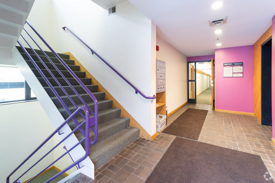 More Photos Of 3055 Plymouth Rd, Ann Arbor Office Residential For Lease