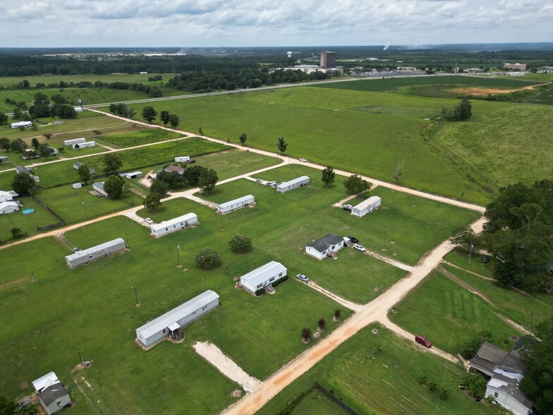 More Photos Of 132 Ima Ln, Atmore Manufactured Housing Mobile Home Park For Sale