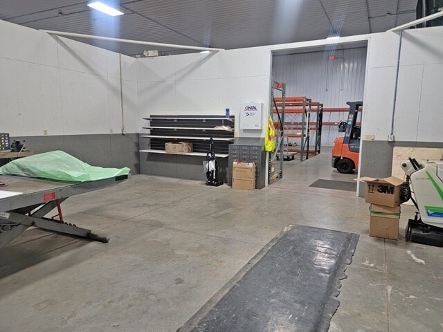 More Photos Of 3500 Air Park Rd, Marshfield Warehouse For Sale