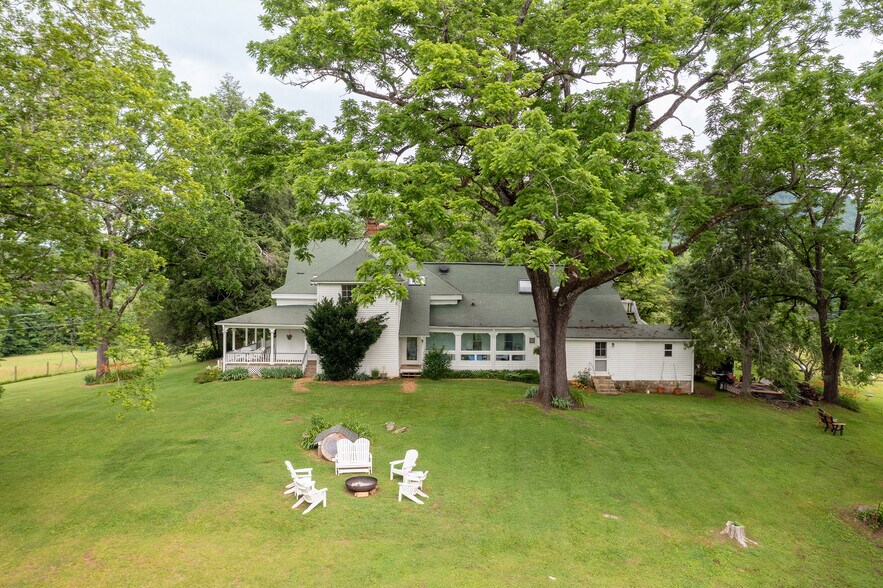 More Photos Of 1526 Highway 255 N, Sautee Nacoochee Hotel For Sale