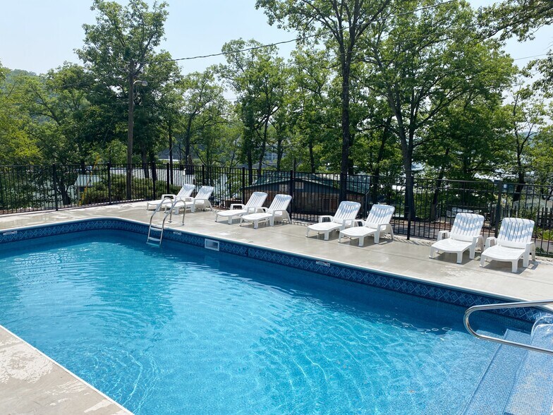 More Photos Of 256 Irish Hills Dr, Camdenton Hotel For Sale