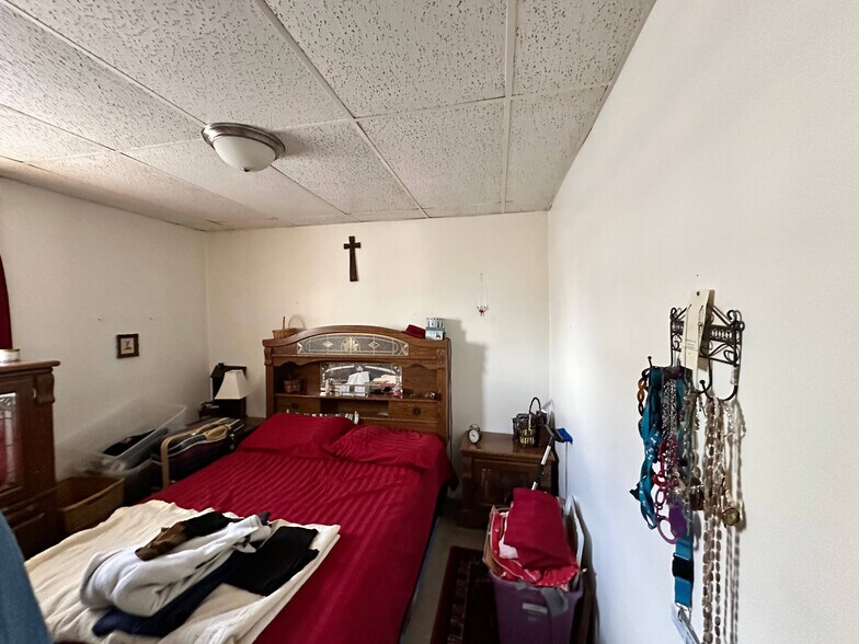 More Photos Of 1831 N C St, Elwood Apartments For Sale