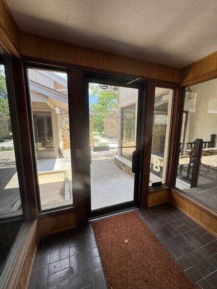 More Photos Of 3200 Sycamore Ct, Columbus Medical For Sale