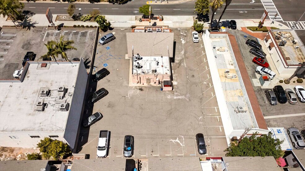 More Photos Of 248 E Carson St, Carson Restaurant For Sale