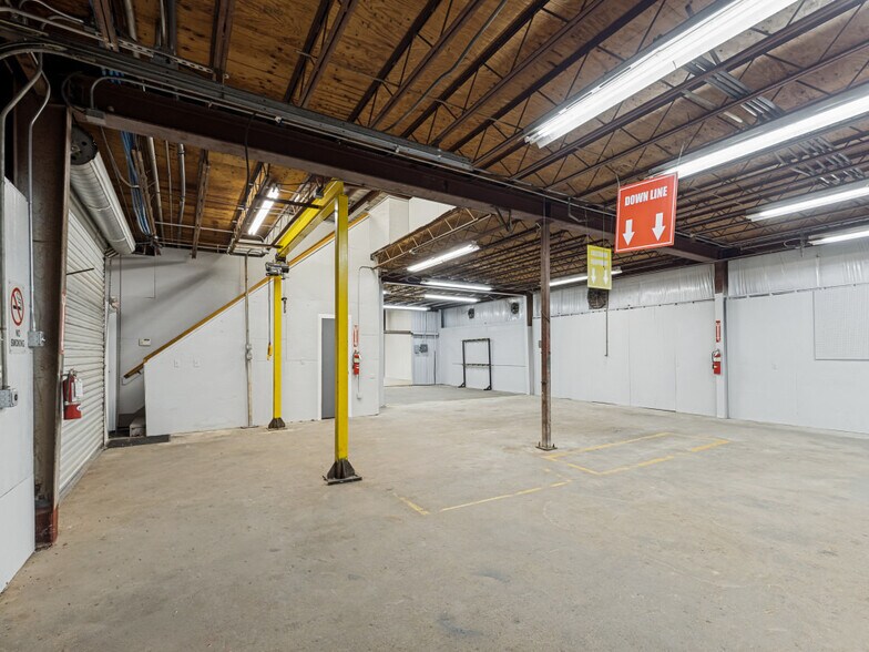More Photos Of 18918 Tomball Pky, Houston Storefront Retail Office For Lease