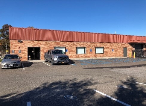 Primary Photo Of 50 Engineers Rd, Hauppauge Warehouse For Lease