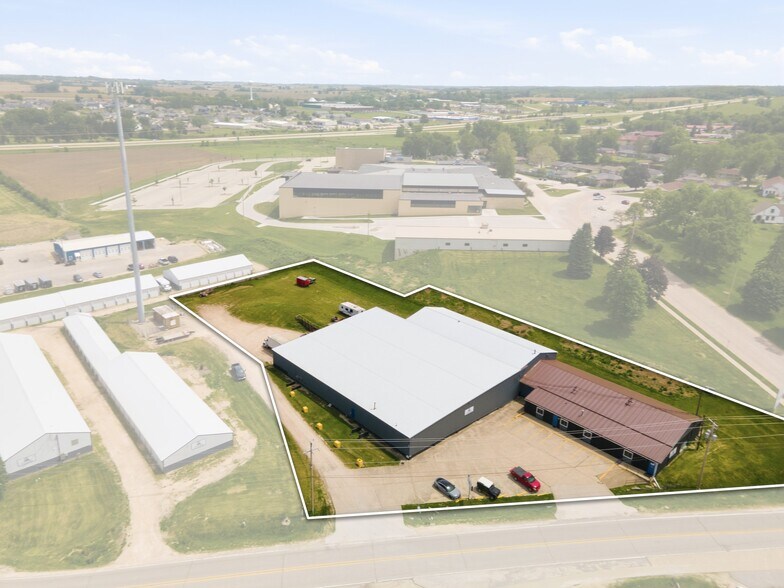 Primary Photo Of 301 Old Dubuque Rd, Anamosa Warehouse For Lease