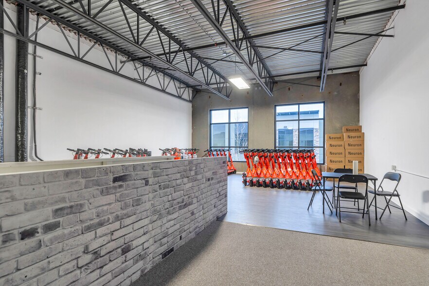 More Photos Of 580 Nicola Ave, Port Coquitlam Warehouse For Lease