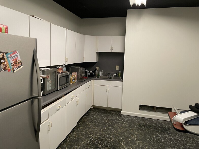 More Photos Of 4450 Commerce Cir SW, Atlanta Distribution For Lease