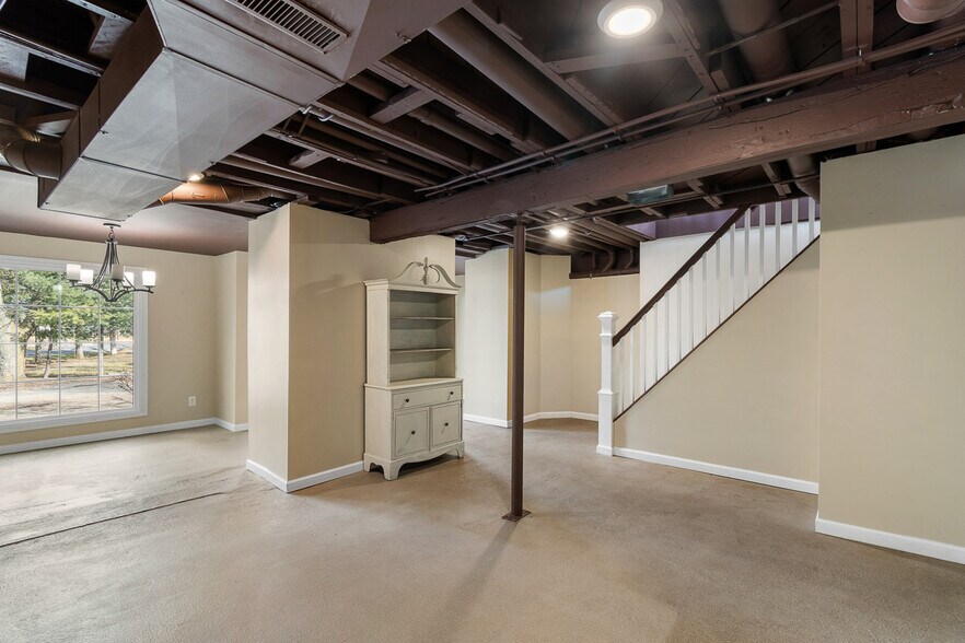More Photos Of 1177 Canton Rd, Akron Storefront For Sale