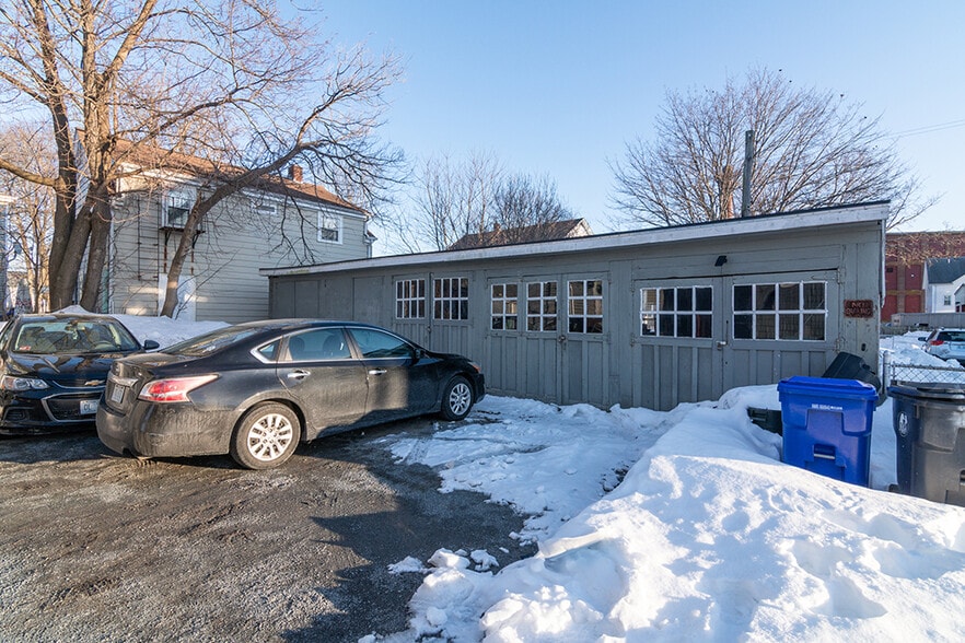 More Photos Of 367 Child St, Warren Freestanding For Sale