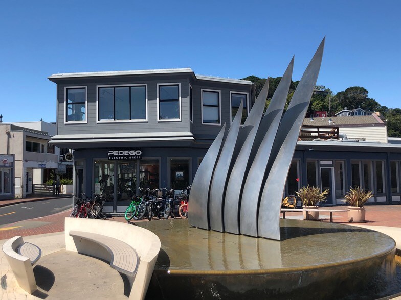 More Photos Of 14 Main St, Tiburon General Retail For Lease