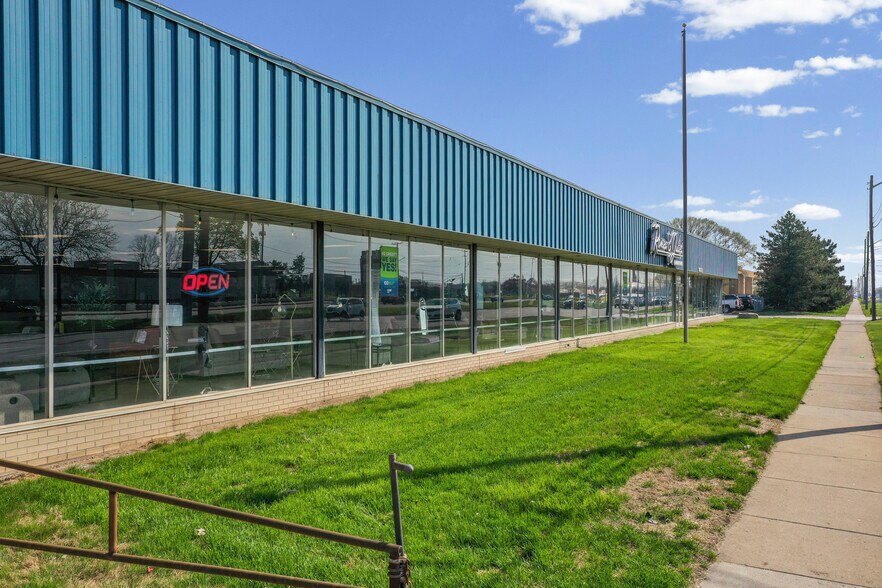 More Photos Of 8655 E 8 Mile Rd, Warren Warehouse For Sale