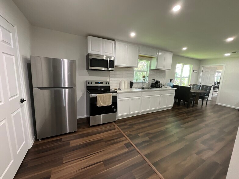 More Photos Of 21095 FM 362 Rd, Waller Flex For Sale