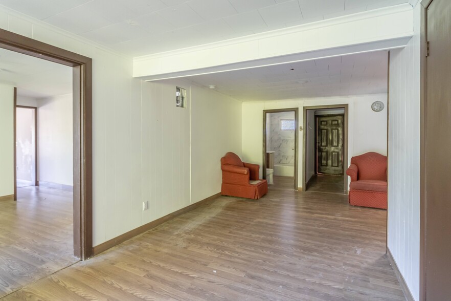 More Photos Of 196 US Route 1, Bucksport Hotel For Sale