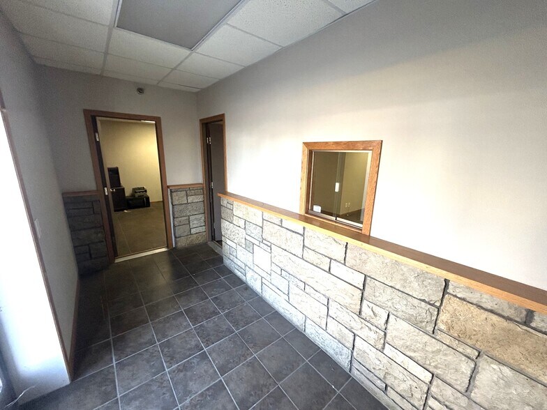 More Photos Of 414 La Crosse St, Mauston Warehouse For Lease