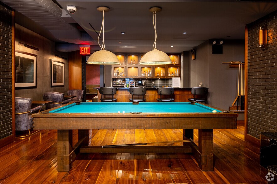 More Photos Of 230 Park Ave, New York Office For Lease