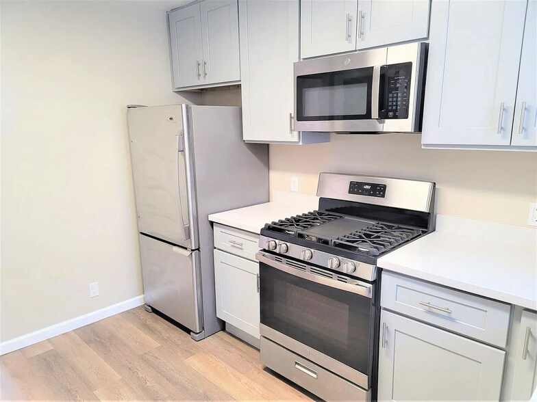 More Photos Of 1315 135th Ave, San Leandro Apartments For Sale