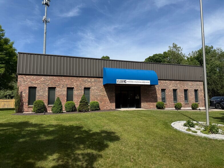 Primary Photo Of 17 Berkshire Rd, Newtown Medical For Lease