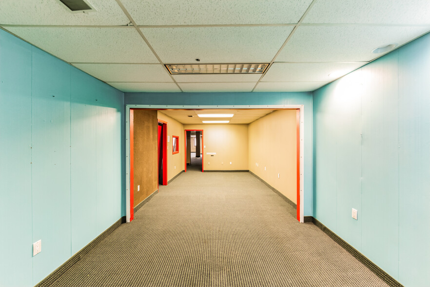 More Photos Of 65 E Fayette St, Uniontown Showroom For Sale