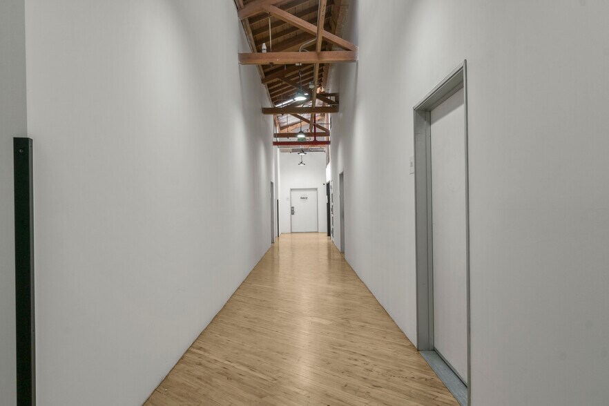 More Photos Of 941 E 2nd St, Los Angeles Industrial For Lease