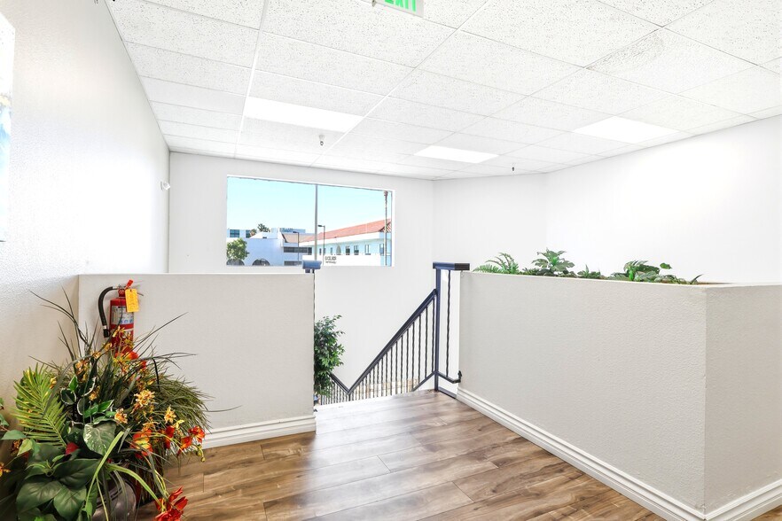 More Photos Of 15490 Civic Dr, Victorville Office For Sale