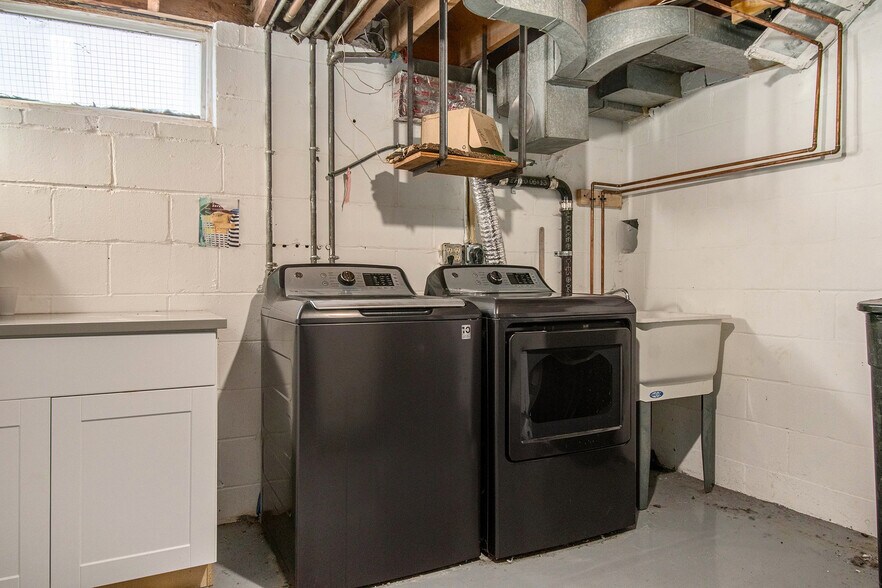 More Photos Of 5519 Northwest Radial Hwy, Omaha Medical For Sale