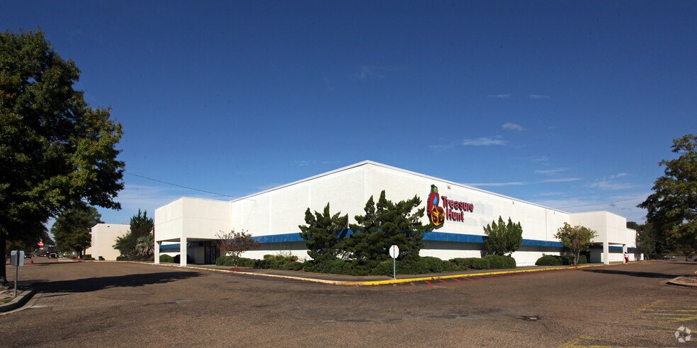 More Photos Of 5912 US Highway 49, Hattiesburg Storefront For Sale