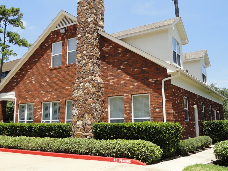 More Photos Of 7 Grogans Park Dr, Spring Loft Creative Space For Lease