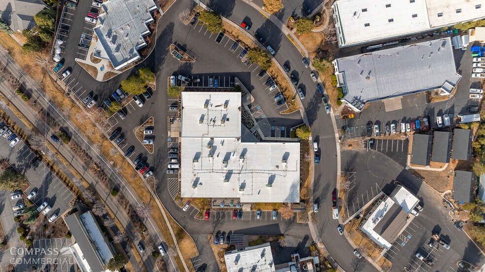 More Photos Of 1001 SW Emkay Dr, Bend Office For Sale