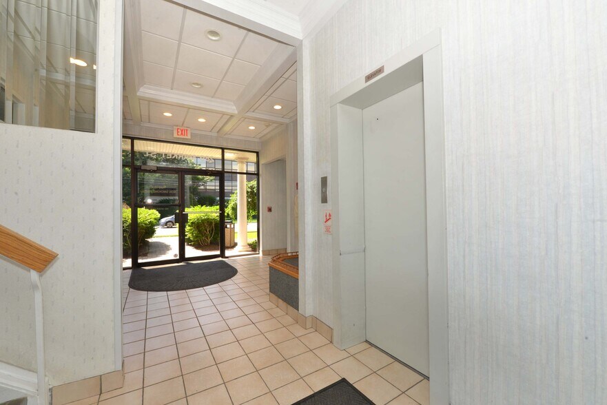 More Photos Of 289 Market St, Saddle Brook Office For Sale