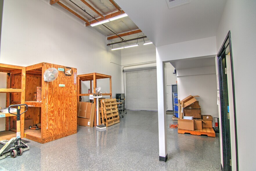 More Photos Of 4125 Market St, Ventura Light Manufacturing For Sale