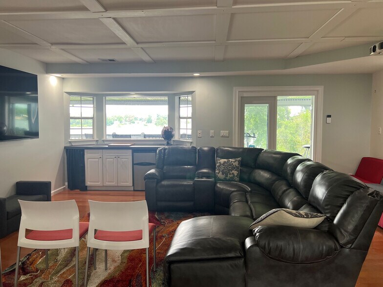 More Photos Of 3227 River Rd, Louisville Hospitality For Sale