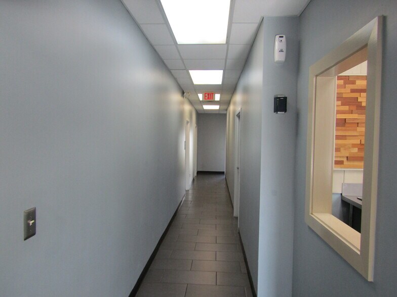 More Photos Of 521 N Lewis St, New Iberia Freestanding For Sale