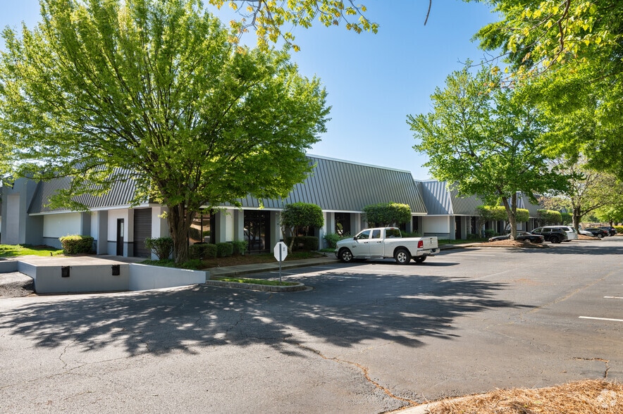 More Photos Of 1200 Woodruff Rd, Greenville Unknown For Lease