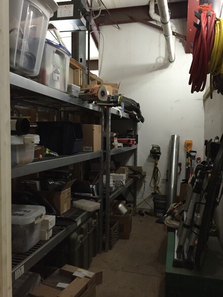 More Photos Of 150 Shippenport Rd, Landing Warehouse For Lease