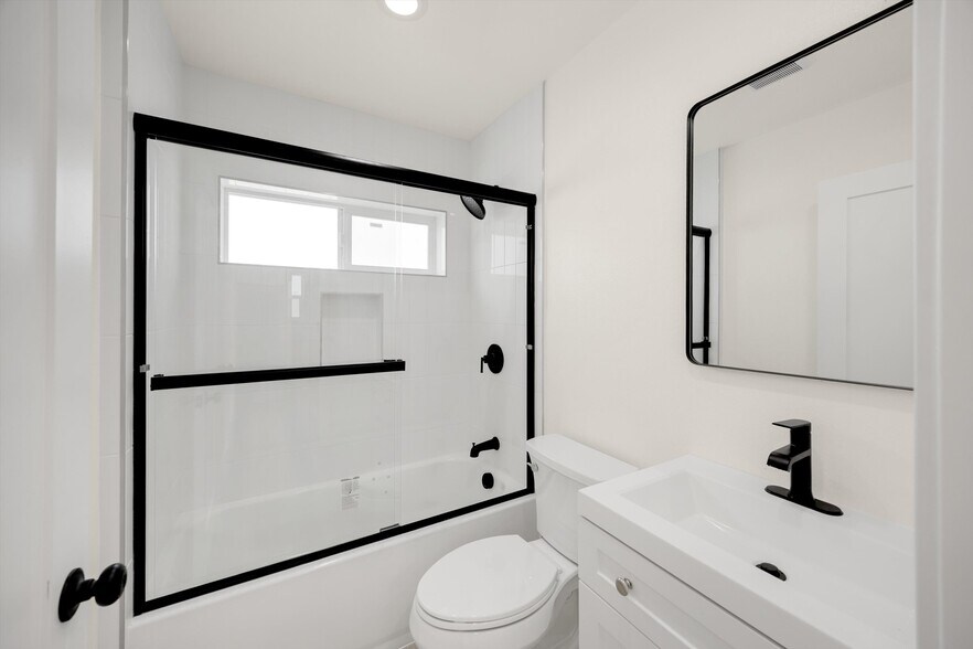 More Photos Of 102 E Avenida San Gabriel, San Clemente Multifamily For Sale