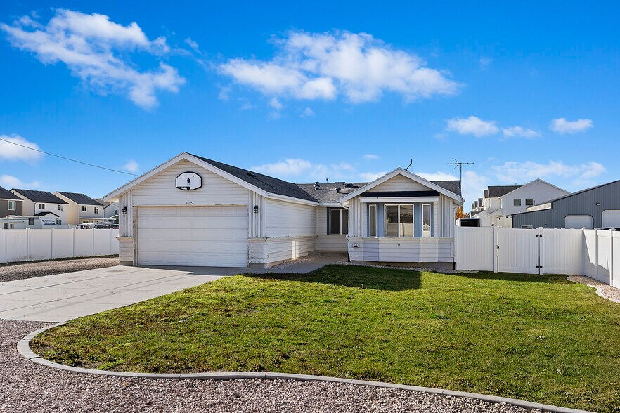 More Photos Of 4095 S 3500 W, West Haven Warehouse For Sale