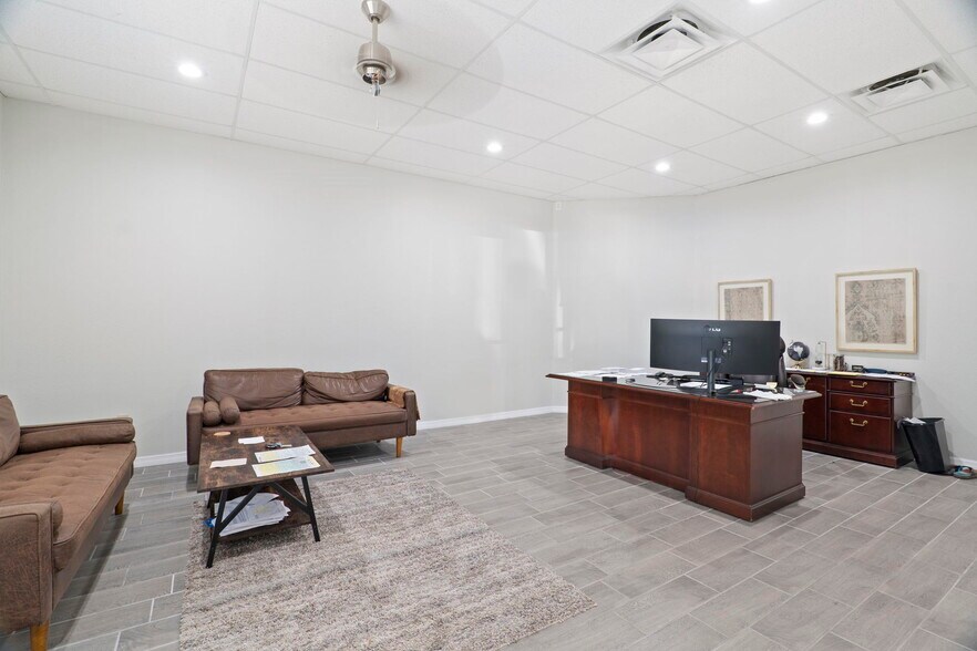 More Photos Of 665 S Babcock St, Melbourne Auto Repair For Sale