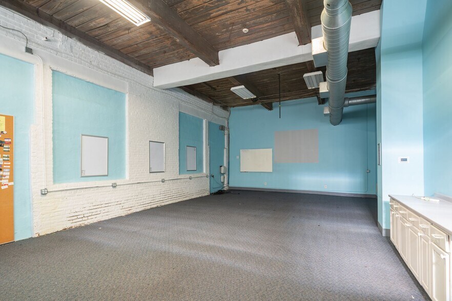 More Photos Of 2221 E Clearfield St, Philadelphia Warehouse For Lease