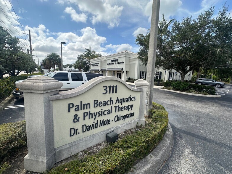 More Photos Of 3111 W Boynton Beach Blvd, Boynton Beach Medical For Sale