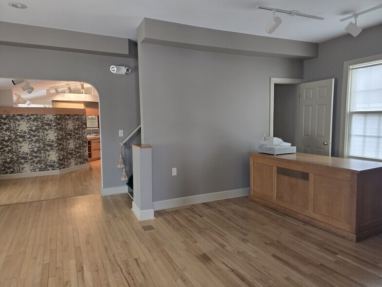 More Photos Of 115 W 6th St, Marshfield Storefront Retail Office For Sale