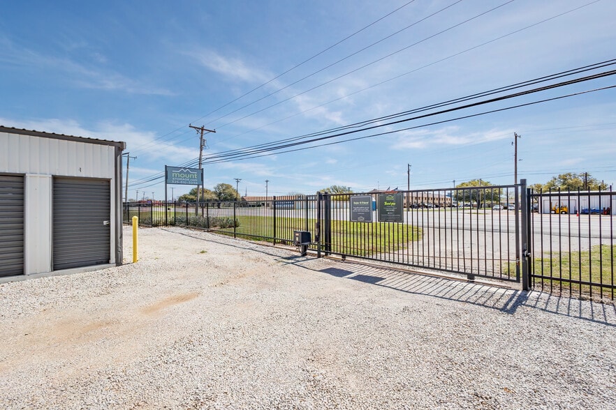 More Photos Of 1060 Early Blvd, Early Self Storage For Sale