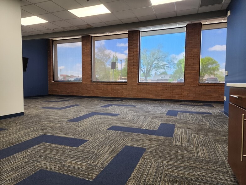 More Photos Of 514 N Harrison St, Shelbyville Freestanding For Lease