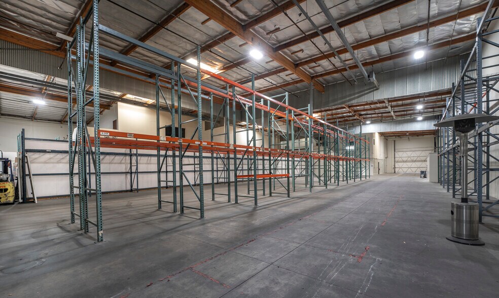 More Photos Of 270 E Bonita Ave, Pomona Warehouse For Lease
