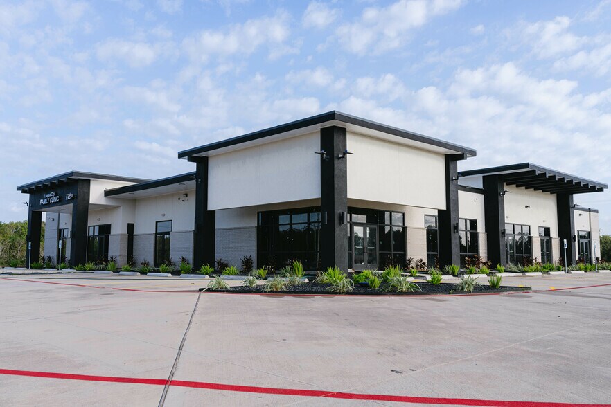 More Photos Of 1930 Highway 3 S, League City Medical For Lease