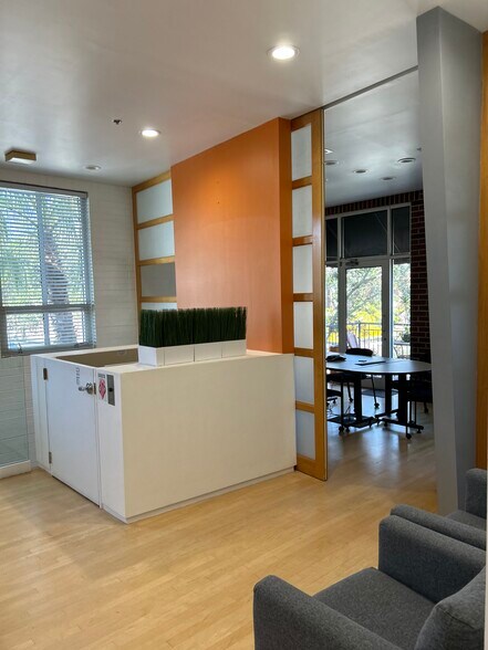 More Photos Of 1860 N Avenida Republica De Cuba, Tampa Office For Sale