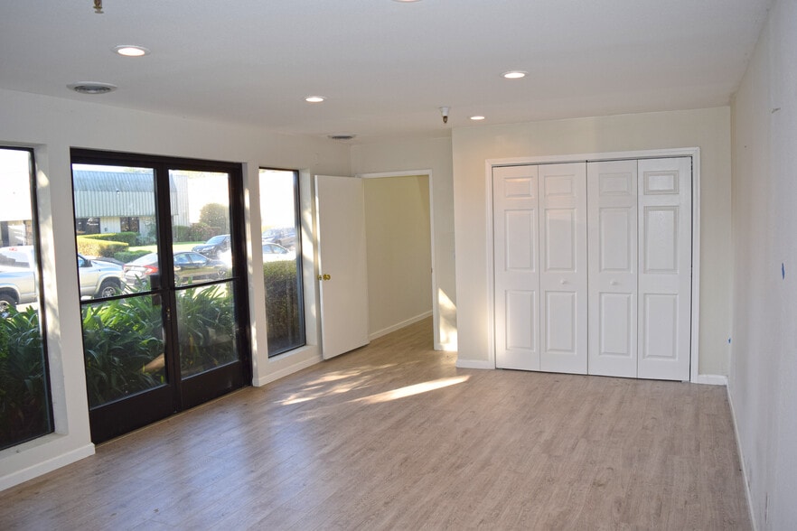 More Photos Of 566 Portal St, Cotati Showroom For Sale